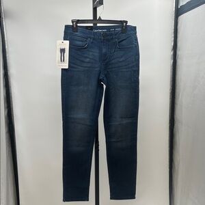 Calvin Klein Jeans Men's Indigo Slim Straight Jeans